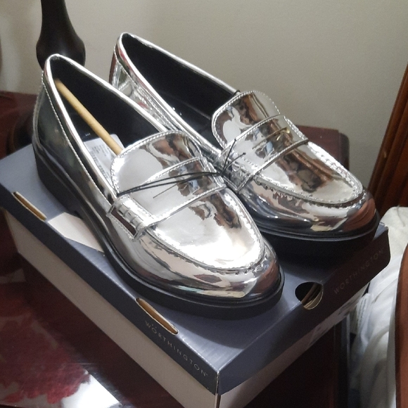 Worthington Metallic Silver Loafers - Picture 1 of 7
